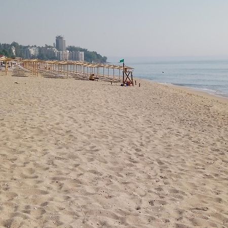 Family Hotel Globus Golden Sands Esterno foto